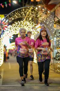 BIB: 18545, 1908, 18952
                            <button type="button" onclick="openModal(24742055)" class="btn btn-primary btn-sm float-right btn-popup" data-toggle="modal" data-target=".modal-high-quality">
                        <i class="fas fa-shopping-cart"></i> Add to Cart
                    </button>
                                            <button type="button" onclick="isThisMe(24742055, true)" class="btn btn-success btn-sm float-right btn-popup btn-isme hidden" data-toggle="tooltip" data-placement="bottom" title="นี่คือรูปของคุณใช่ไหม คลิกที่นี่เพื่อเอาเข้าอัลบั้ม">
                        <i class="fas fa-plus"></i> Add to album
                    </button>
                    <button type="button" onclick="isThisMe(24742055, false)" class="btn btn-warning btn-sm float-right btn-popup btn-isnotme hidden">
                        <i class="fas fa-ban"></i> Remove from album
                    </button>